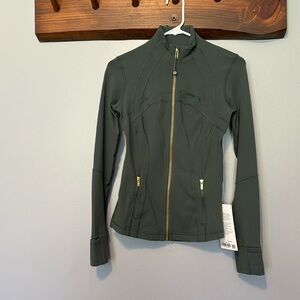 Size 4 Define Jacket *Luon